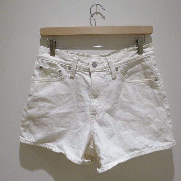 LEVI'S 80's Mom Shorts in White Denim Minimalist Preppy Quiet Luxury Size 28 - Picture 2 of 13